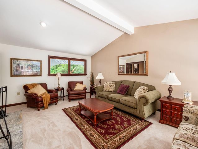 6107 Riverside Drive, Powell, OH 43065