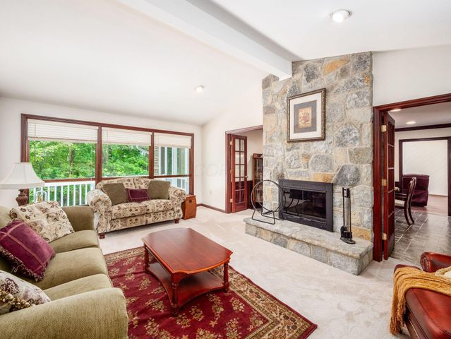 6107 Riverside Drive, Powell, OH 43065