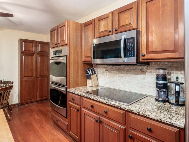6107 Riverside Drive, Powell, OH 43065