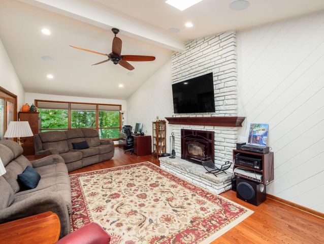 6107 Riverside Drive, Powell, OH 43065