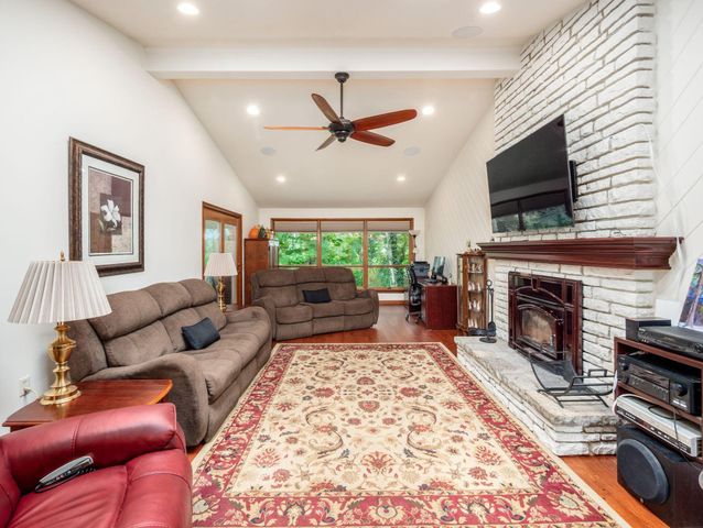 6107 Riverside Drive, Powell, OH 43065