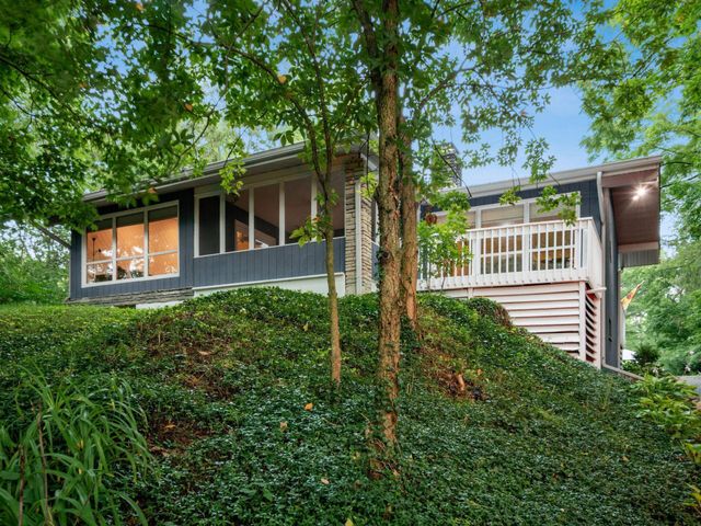 6107 Riverside Drive, Powell, OH 43065
