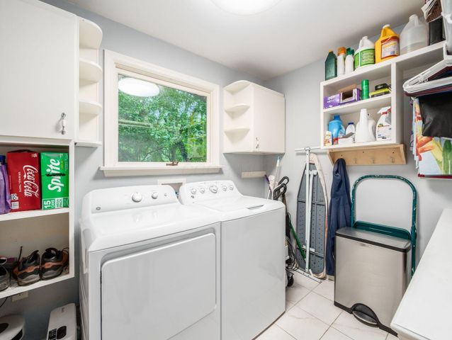 6107 Riverside Drive, Powell, OH 43065