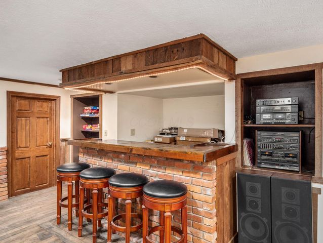 6107 Riverside Drive, Powell, OH 43065