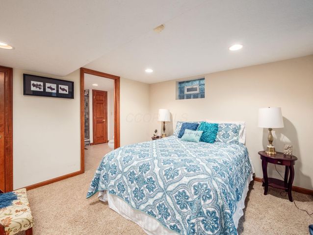 6107 Riverside Drive, Powell, OH 43065