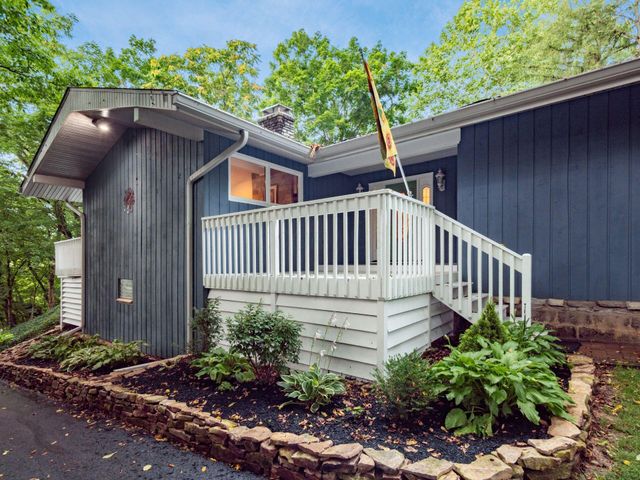 6107 Riverside Drive, Powell, OH 43065