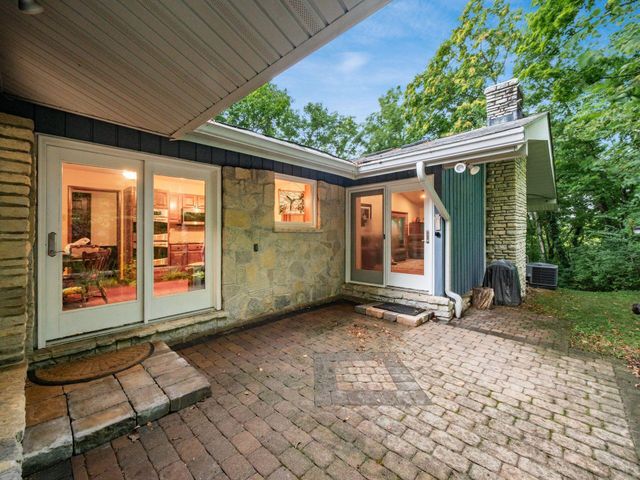 6107 Riverside Drive, Powell, OH 43065