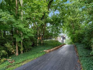 6107 Riverside Drive, Powell, OH 43065