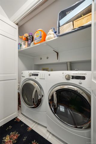 8 Toms Way, Poughkeepsie, NY 12603