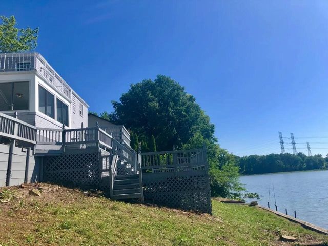 1234 River Terrace, Hobart, IN 46342