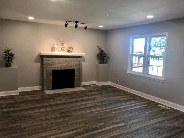 1234 River Terrace, Hobart, IN 46342