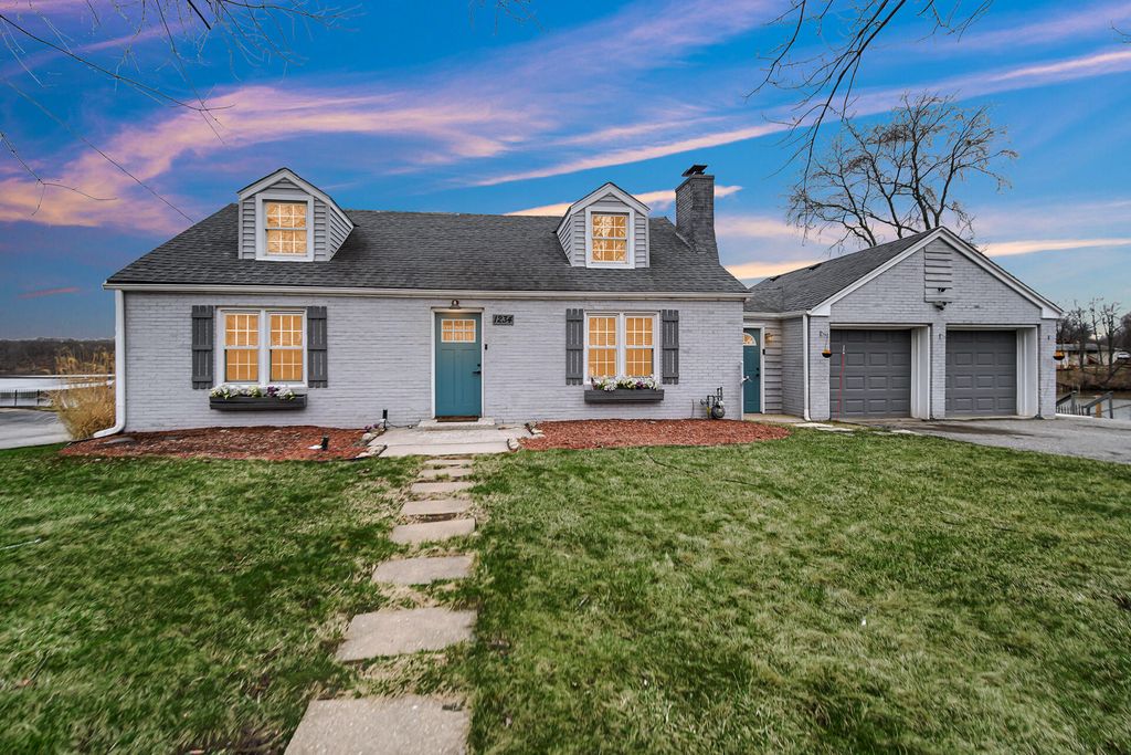 1234 River Terrace, Hobart, IN 46342