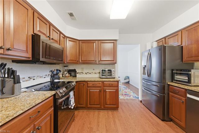 116 Lake Pointe DR, Newport News, VA 23603