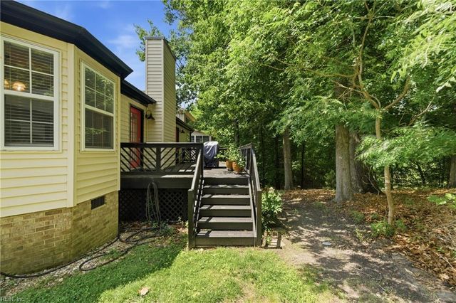 116 Lake Pointe DR, Newport News, VA 23603