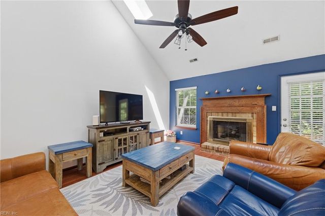 116 Lake Pointe DR, Newport News, VA 23603