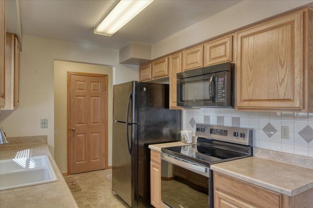 16610 N Suncrest Dr, Nine Mile Falls, WA 99026
