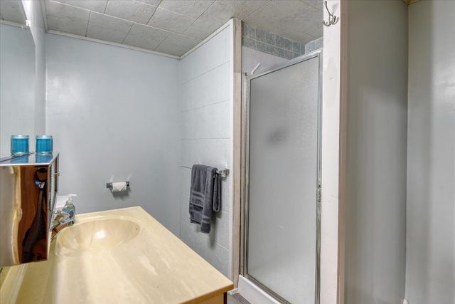16610 N Suncrest Dr, Nine Mile Falls, WA 99026