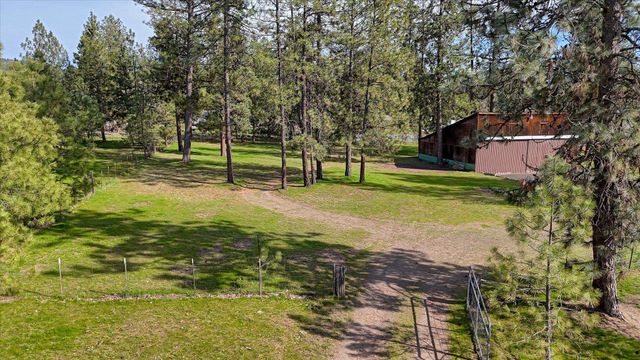 16610 N Suncrest Dr, Nine Mile Falls, WA 99026
