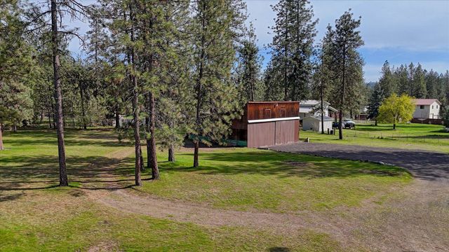 16610 N Suncrest Dr, Nine Mile Falls, WA 99026