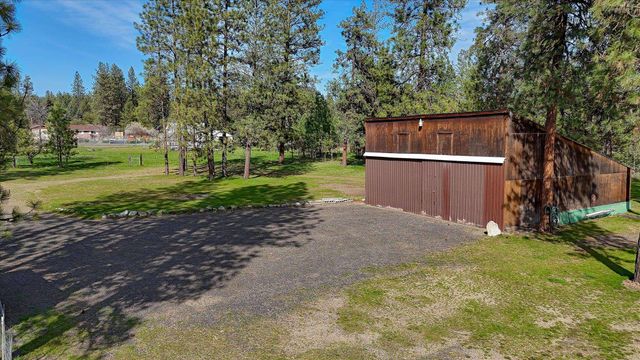 16610 N Suncrest Dr, Nine Mile Falls, WA 99026
