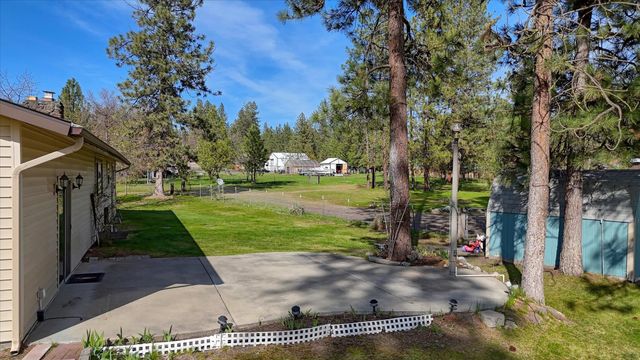 16610 N Suncrest Dr, Nine Mile Falls, WA 99026