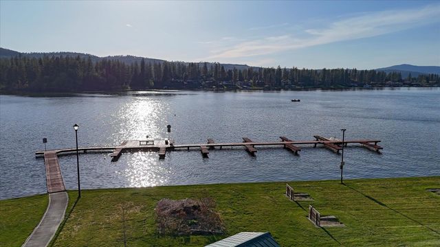 16610 N Suncrest Dr, Nine Mile Falls, WA 99026