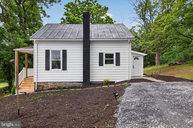 140 CREEK RD, Shermans Dale, PA 17090