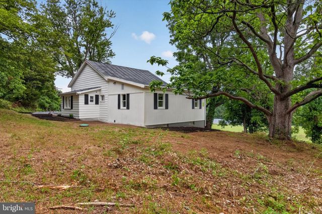 140 CREEK RD, Shermans Dale, PA 17090