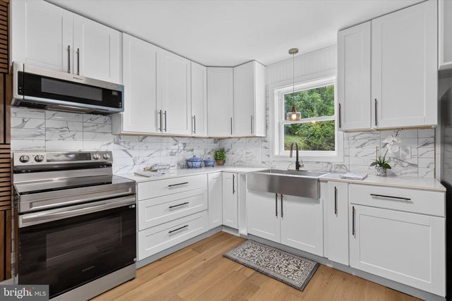 140 CREEK RD, Shermans Dale, PA 17090