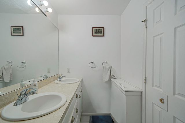 1 Gingham Court, Ridge, NY 11961