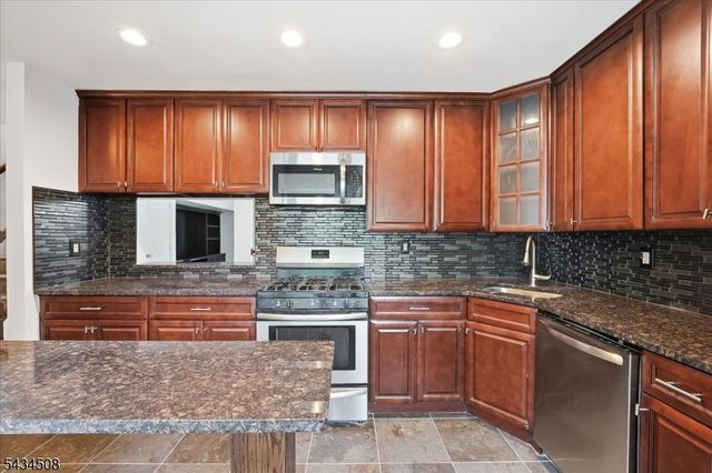 293 Gettysburg Way, Lincoln Park Boro, NJ 07035