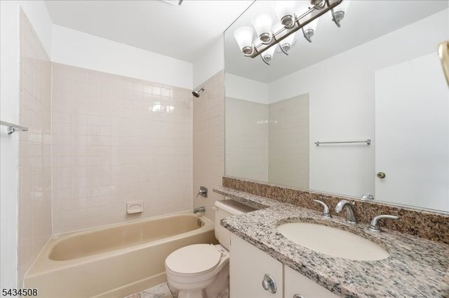 293 Gettysburg Way, Lincoln Park Boro, NJ 07035