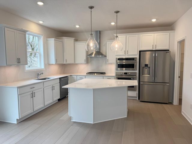 2584 Aspen Court, Shakopee, MN 55379