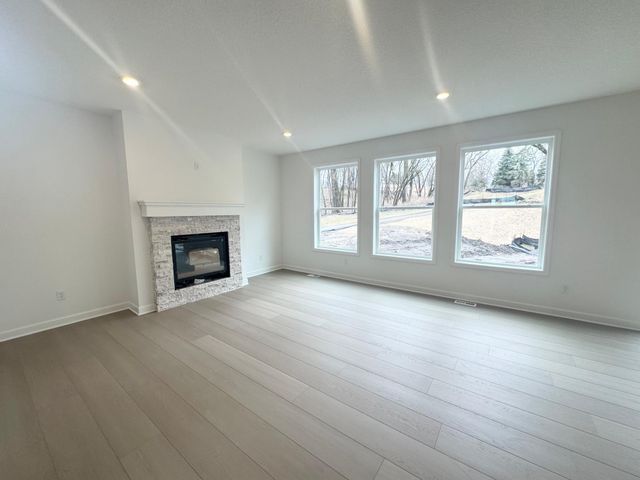 2584 Aspen Court, Shakopee, MN 55379