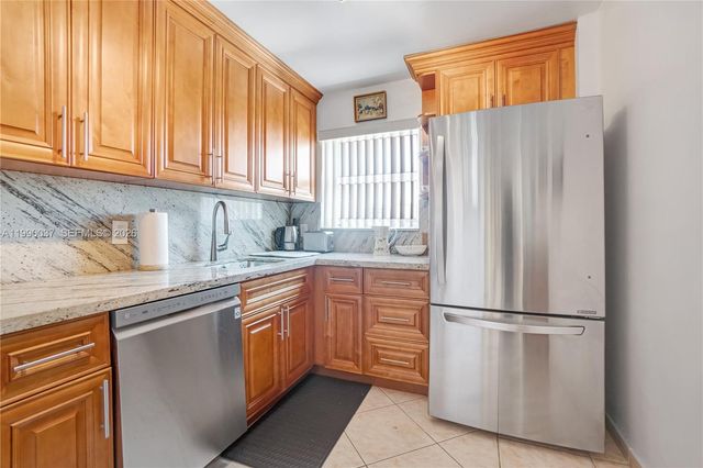 245 18th St 904, Miami Beach, FL 33139