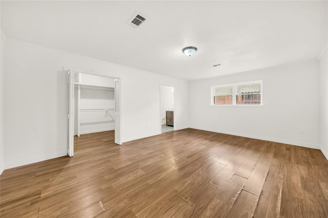 802 Birdsong Drive, Baytown, TX 77521