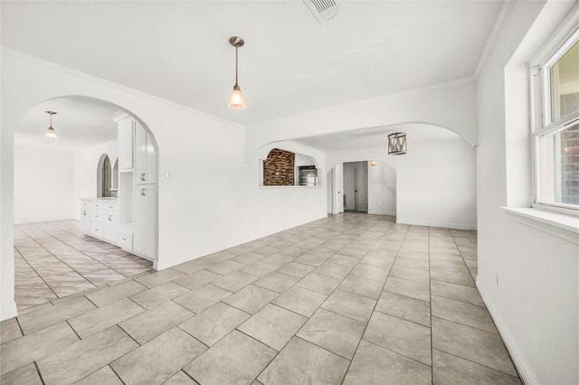 802 Birdsong Drive, Baytown, TX 77521