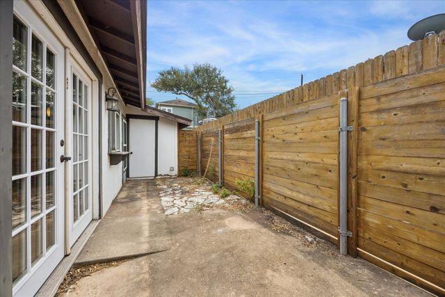 2717 Parker LN B, Austin, TX 78741