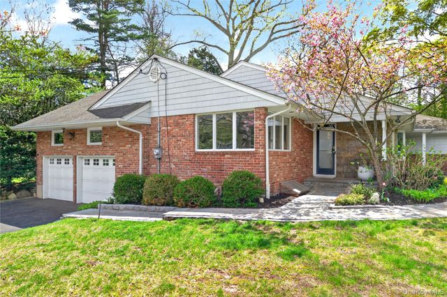 5 South Branch, Roslyn, NY 11576