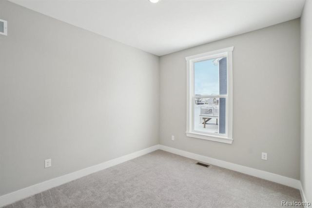 677 Round Rock Dr, Howell, MI 48843