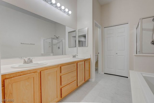 9181 Woodland Cove Court, Las Vegas, NV 89123