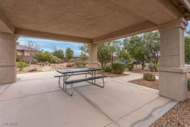 9181 Woodland Cove Court, Las Vegas, NV 89123