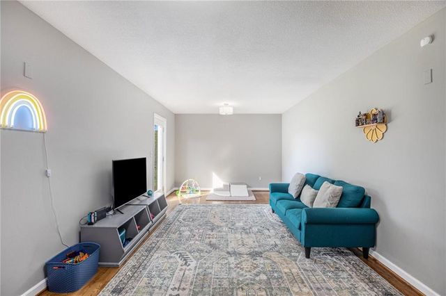 30495 W 95th Street, De Soto, KS 66018