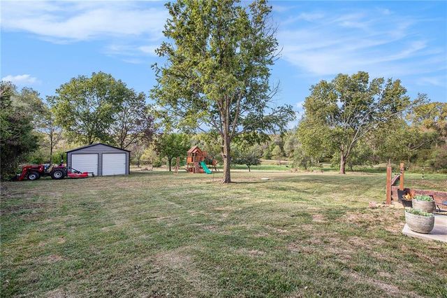 30495 W 95th Street, De Soto, KS 66018