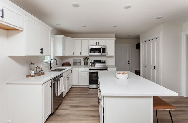 2503 Shaw Street, Des Moines, IA 50317