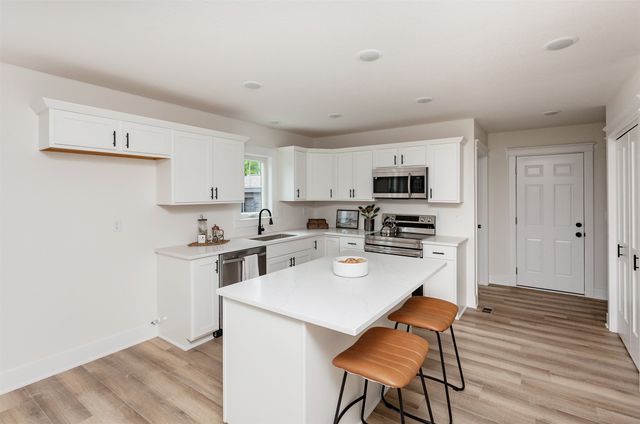 2503 Shaw Street, Des Moines, IA 50317