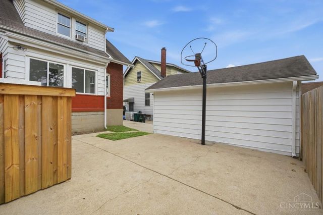 26 Escalon Street, Cincinnati, OH 45216