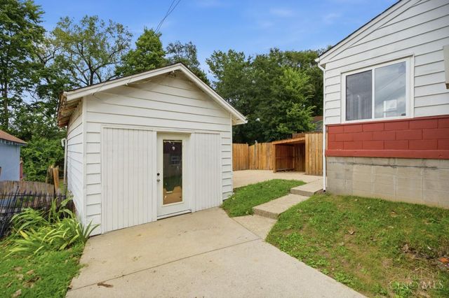 26 Escalon Street, Cincinnati, OH 45216