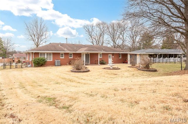 805 Carl Street, Collinsville, IL 62234