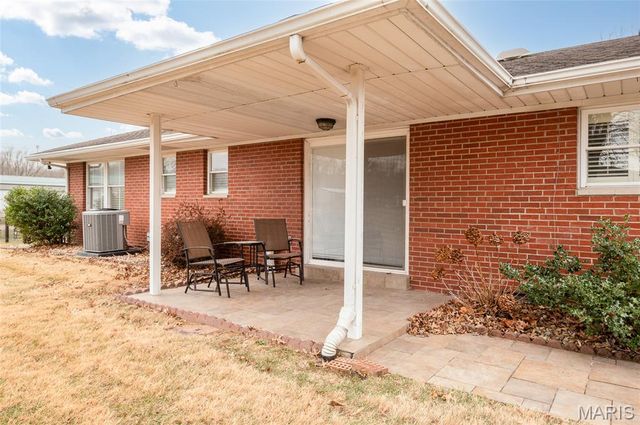 805 Carl Street, Collinsville, IL 62234